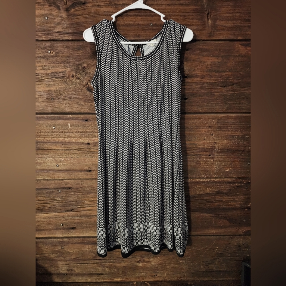 Max Studio Black and White Dress